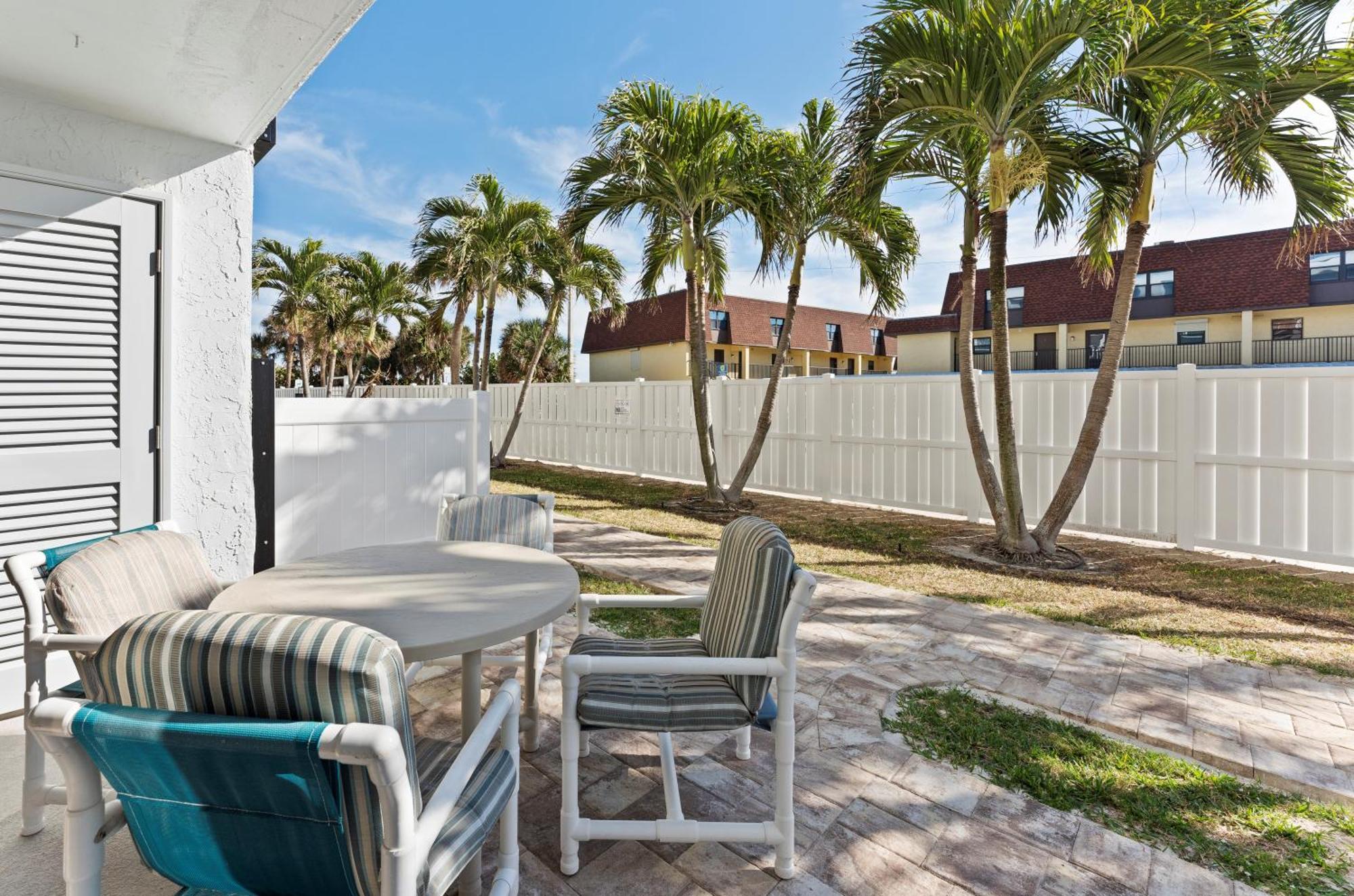 Chateau By The Sea Cocoa Beach Eksteriør billede